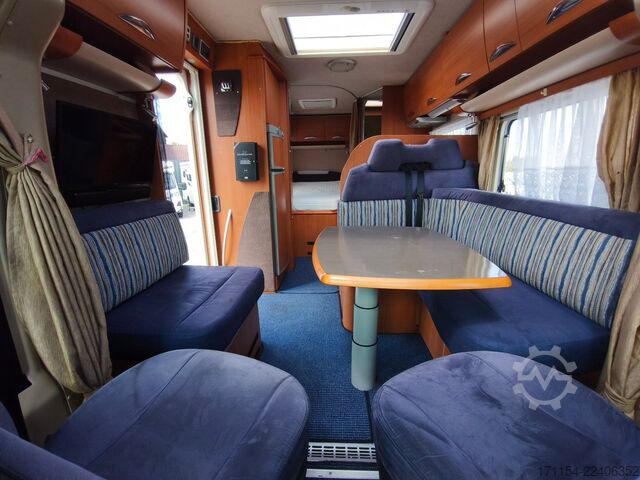 Semi-integrated camper EURAMOBIL Contura 670 SB