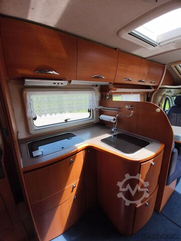 Semi-integrated camper EURAMOBIL Contura 670 SB