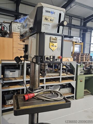 Sütun matkabı Serrmac Säulebohrmaschine R32