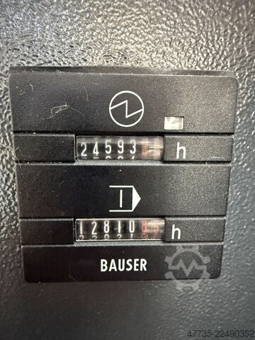 ศูนย์เครื่องจักรกลสากล 5 แกน HELLER HF 3500