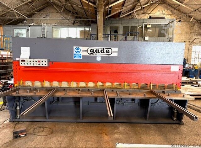 กรรไกรตัดแบบกิโยตินไฮดรอลิก G.A.D.E. CO 40/4