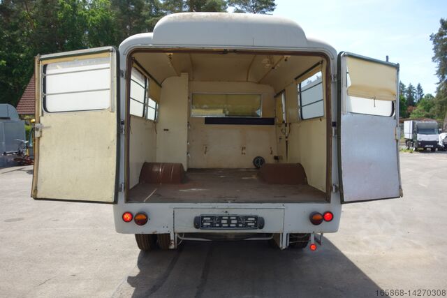 Servicio de bomberos/Salvamento Ford Ford FK 3500 V8 mit H-Kennzeichen Oldtimer ehemaliger Krankenwagen
