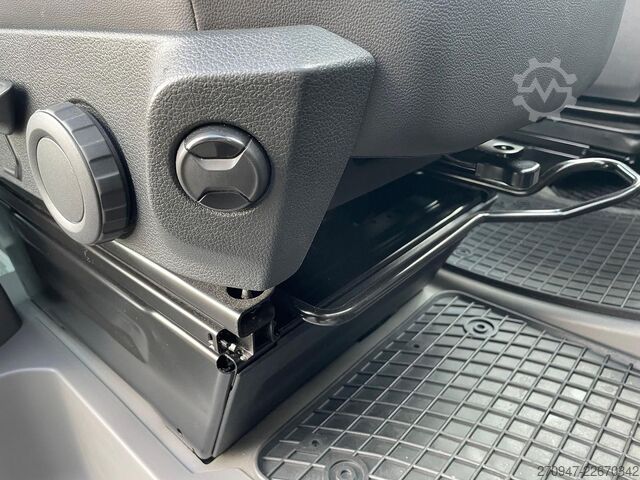 Minibús MAN TGE 3.180 Kombi L3H2 AHK LED NAV SITZH LENKRADHZ