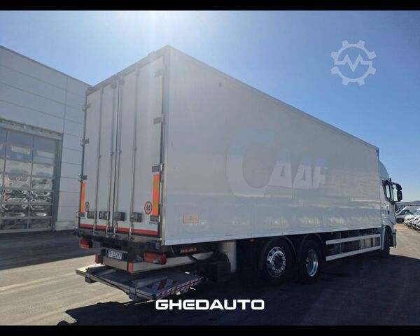 Trattore stradale standard IVECO AS260SY/FS-CM - AS260SY/FS-CM - Furgone isotermico