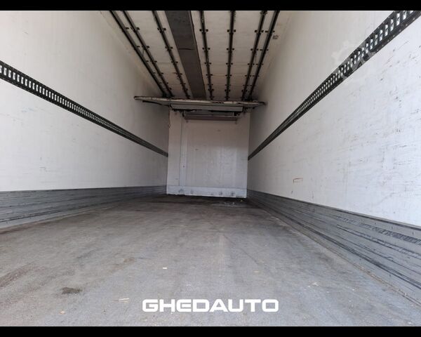 Trattore stradale standard IVECO AS260SY/FS-CM - AS260SY/FS-CM - Furgone isotermico