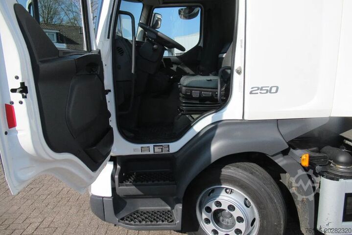 Maleta Volvo FL 250 Bakwagen + 6 deuren + Laadklep 2000 kg
