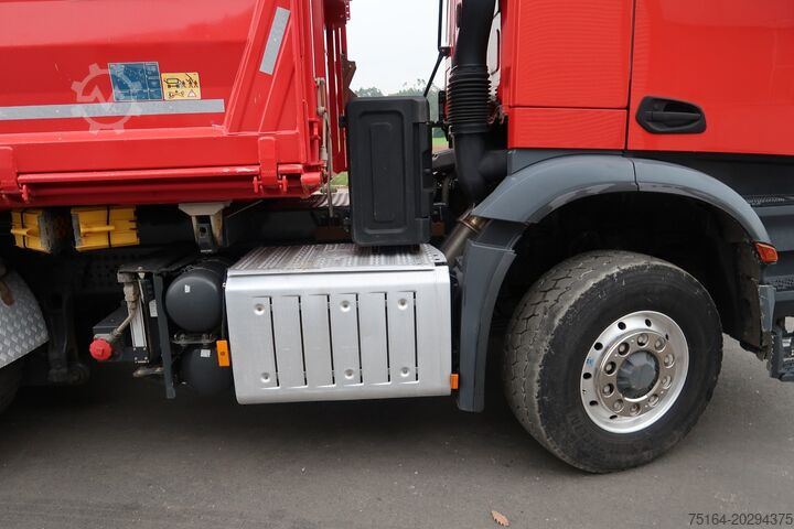 Camion à trois côtés basculants Mercedes-Benz Arocs 2651 HAD 6x6 Bordmatik