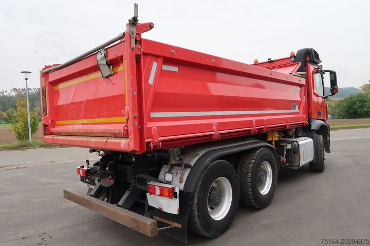 Camion à trois côtés basculants Mercedes-Benz Arocs 2651 HAD 6x6 Bordmatik