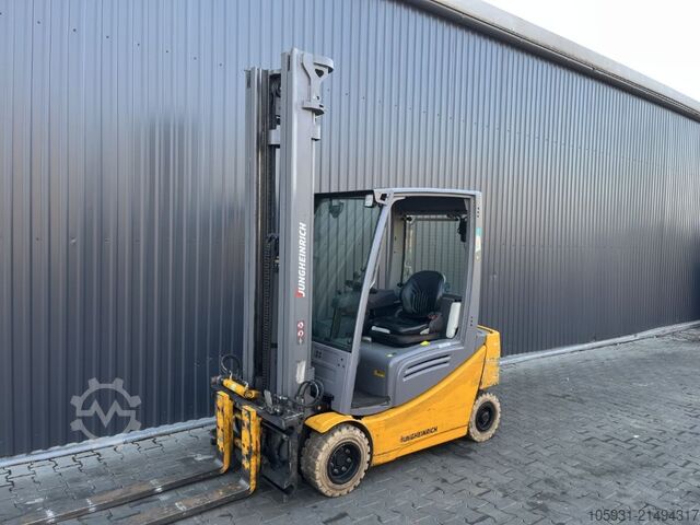 Forklift listrik 4 roda Jungheinrich EFG320