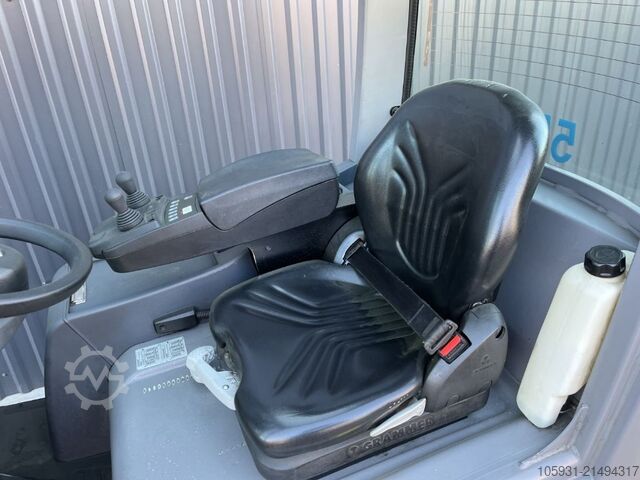 Forklift listrik 4 roda Jungheinrich EFG320