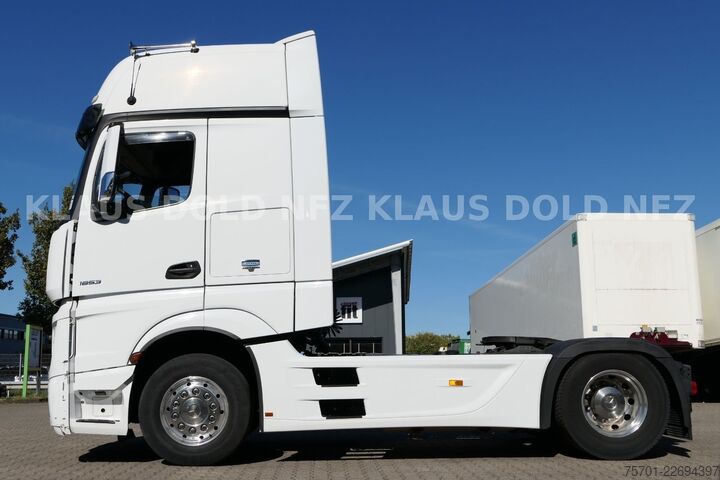 मानक ट्रैक्टर यूनिट MERCEDES-BENZ Actros 1853 BigSpace Retarder Navi Euro 6