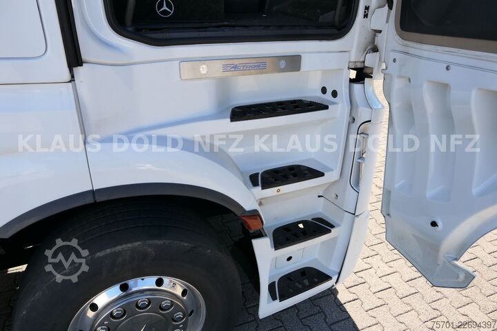 मानक ट्रैक्टर यूनिट MERCEDES-BENZ Actros 1853 BigSpace Retarder Navi Euro 6