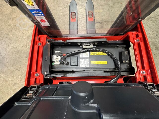 Servis urađen 2022. godine + UVV do 09/20, radnih sati: 7.209 Linde L 14AP
