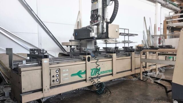 4-Axis CNC Machining Centre Fom Industrie Flen