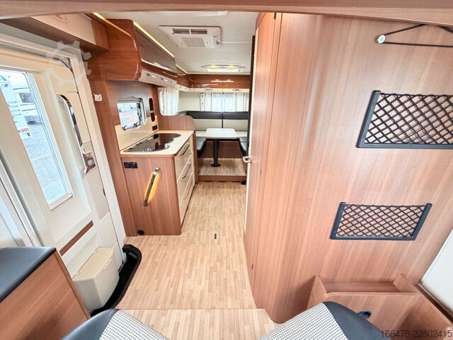 Integrisani kamper LMC Explorer Comfort I 655 G Rundsitzgruppe
