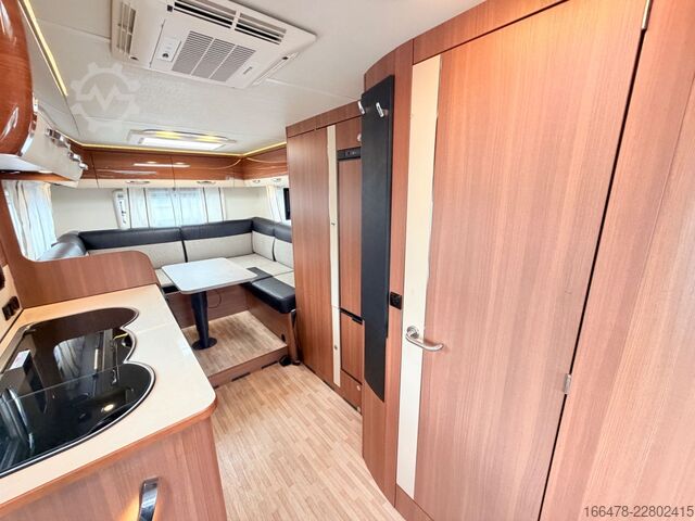 Integrisani kamper LMC Explorer Comfort I 655 G Rundsitzgruppe