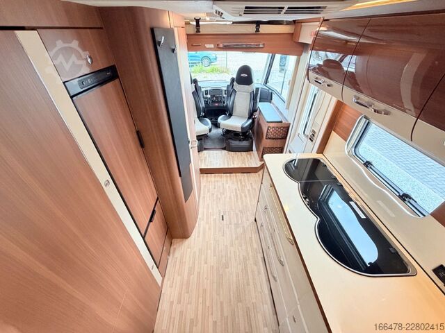 Integrisani kamper LMC Explorer Comfort I 655 G Rundsitzgruppe