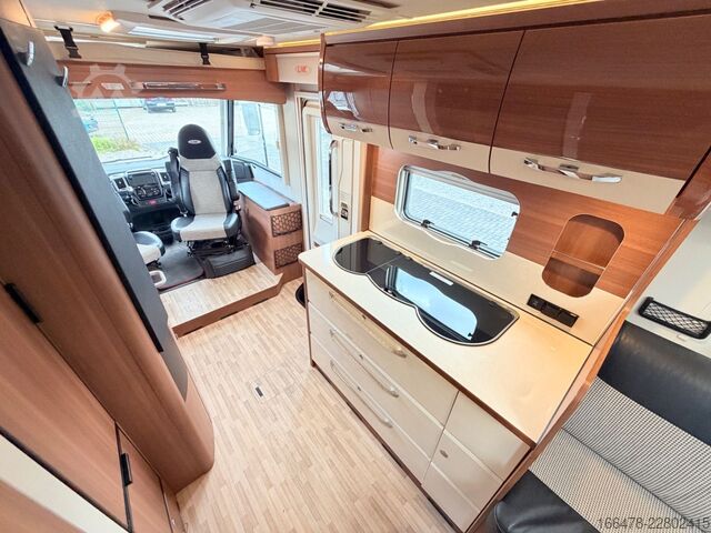 Integrisani kamper LMC Explorer Comfort I 655 G Rundsitzgruppe