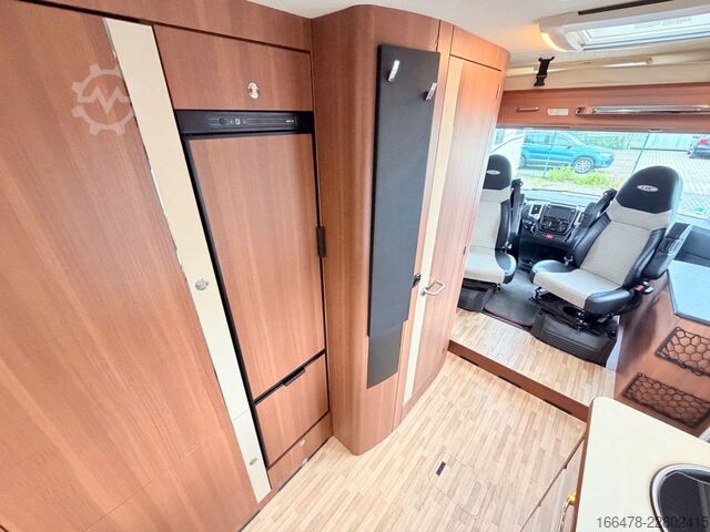 Integrisani kamper LMC Explorer Comfort I 655 G Rundsitzgruppe