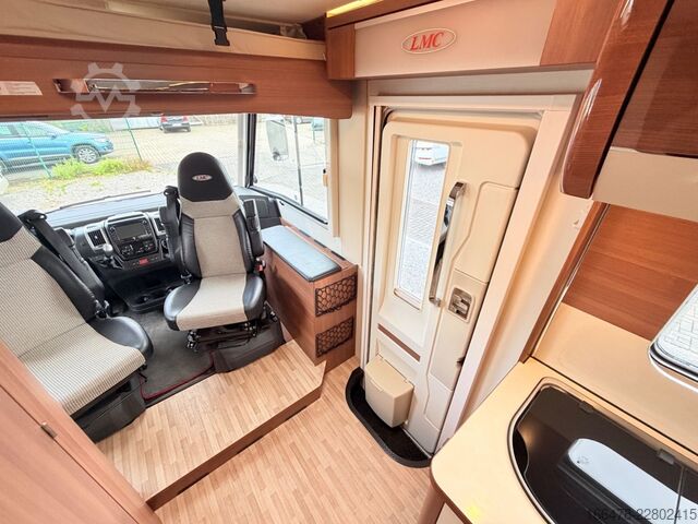 Integrisani kamper LMC Explorer Comfort I 655 G Rundsitzgruppe