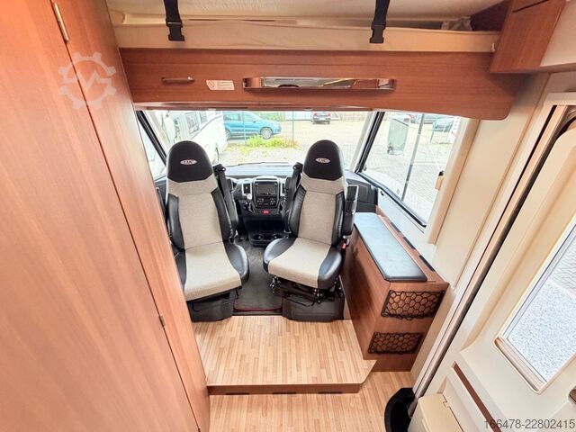 Integrisani kamper LMC Explorer Comfort I 655 G Rundsitzgruppe