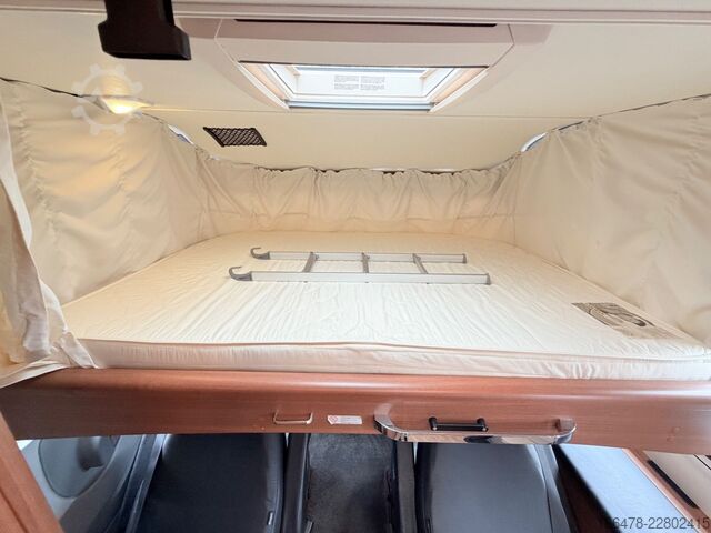 Integrisani kamper LMC Explorer Comfort I 655 G Rundsitzgruppe