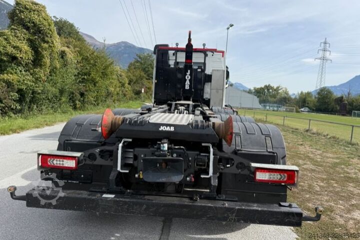 Camion benne à bras amovible VOLVO FMX-540 8x4 Joab 25T