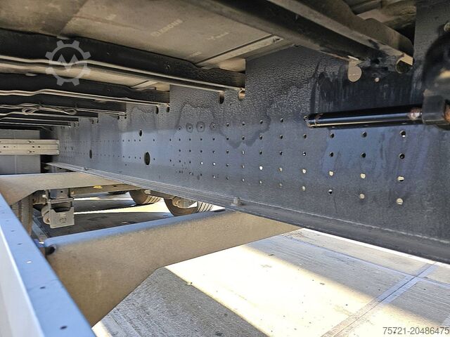 Skjutbara presenningar KRONE SD SAF LIFTAXLE CODE XL