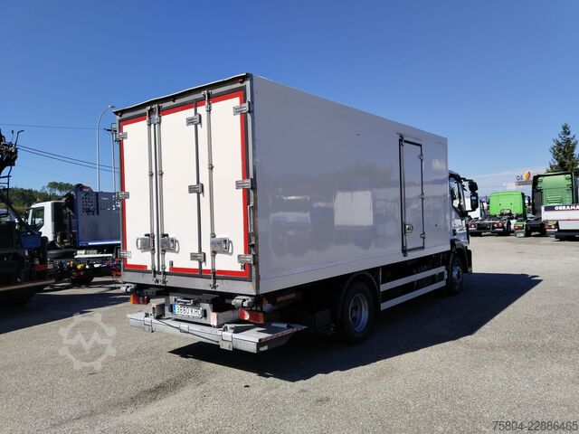 Truk berpendingin Iveco ML120E25