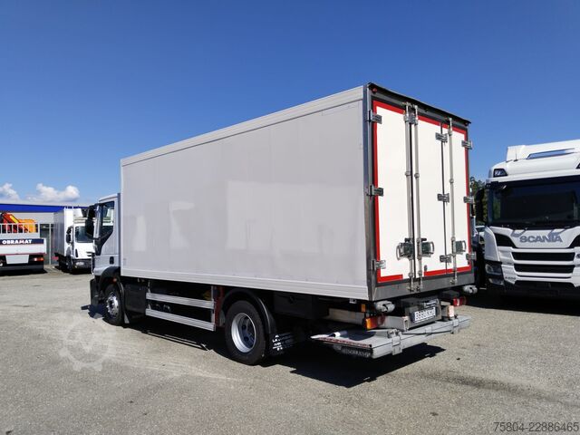 Truk berpendingin Iveco ML120E25