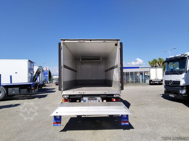 Truk berpendingin Iveco ML120E25