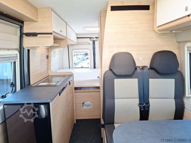 Kamper ROADCAR R 600 Citroen 140 PS Eisengrau met. *Markise*AHK