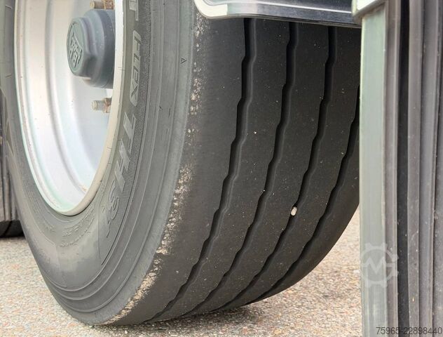 Напівпричіп з кузовом, що змінюється D-TEC PORTMASTER VCC-01 FRONT + BACK SLIDER 20, 30, 40