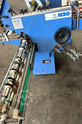 Máquina de dobragem de bolsos + unidade de dobragem por lâmina MBO T800.1/642/R + MBO Schwertfalzwerk