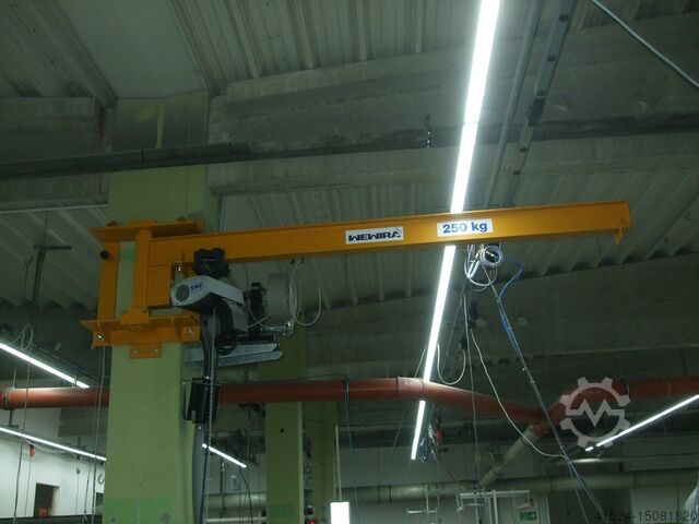 Wall-mounted slewing jib crane + trolley 