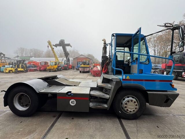 Traktor terminala Terberg YT 182