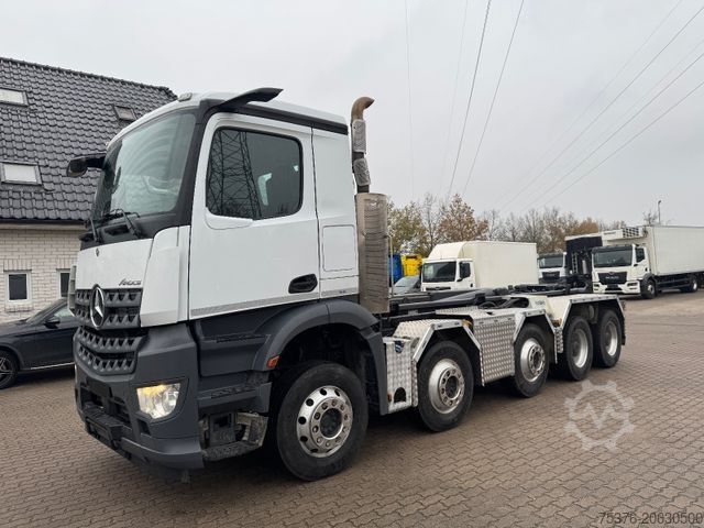 شاحنة قلّابة بذراع تحميل متحرك MERCEDES-BENZ AROCS 10x4/6 MOBAS Abrollkipper RETARDER