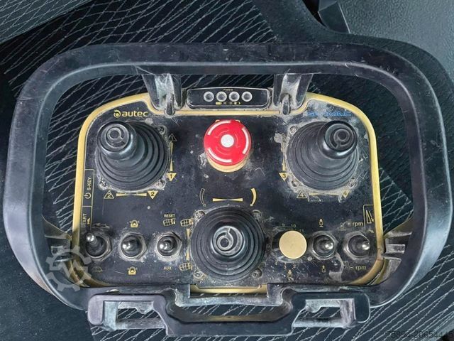 Betona sūknēšanas kravas automašīna MERCEDES-BENZ AROCS 3743 * Betonpumpe + FUNK * 8x4 * TOP