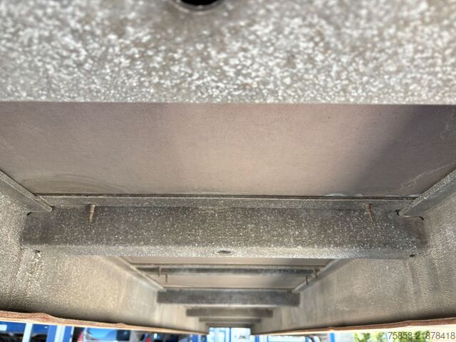 Caja intercambiable con toldo Wecon Verzinkt Bordwand+Schiebeplane Lochleist