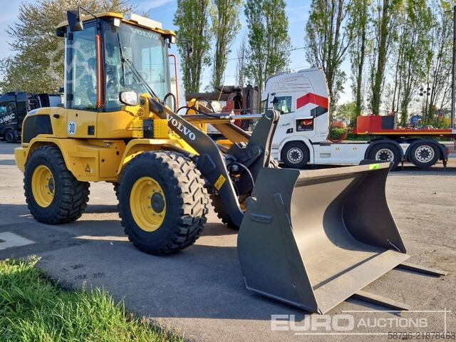 Навантажувачі Volvo L30HS