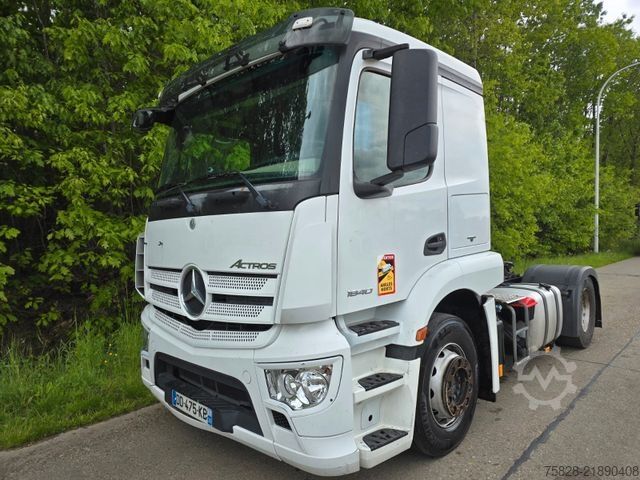 मानक ट्रैक्टर यूनिट MERCEDES-BENZ Actros 1840