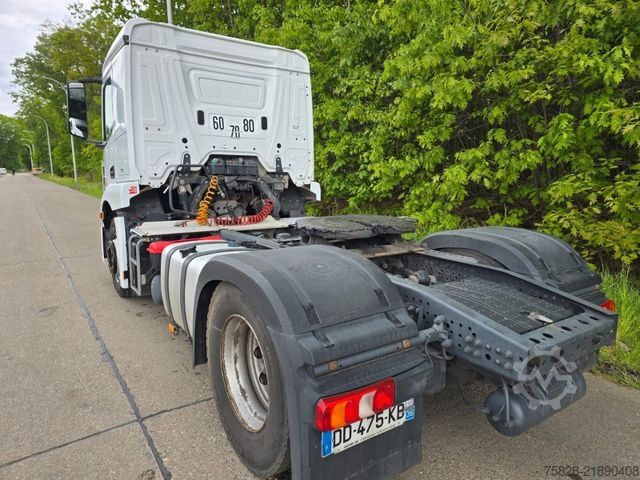 मानक ट्रैक्टर यूनिट MERCEDES-BENZ Actros 1840