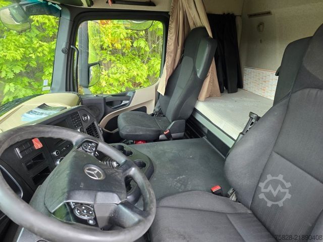 मानक ट्रैक्टर यूनिट MERCEDES-BENZ Actros 1840