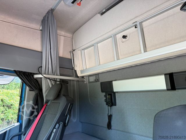 Camión plataforma con toldo RENAULT T480 High / Retarder / Bycool / Anhänger vorhand