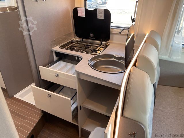 Autocaravana semi-integrada ETRUSCO T 7.3 SF | Solar |4 Schlafplätze | Type X