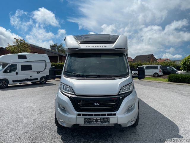 Autocaravana semi-integrada ADRIA Matrix 670 SL Supreme *Luftfeder*TOP Ausstattung