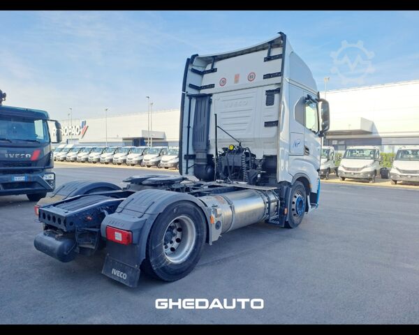Njësi standarde të tërheqjes IVECO TRATTORE IVECO S-WAY 460 LNG METANO