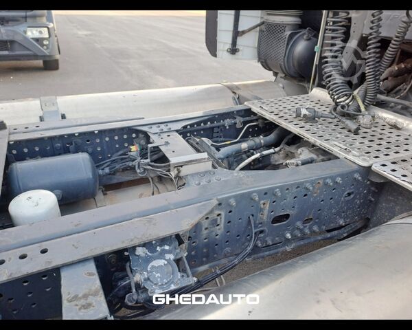 Njësi standarde të tërheqjes IVECO TRATTORE IVECO S-WAY 460 LNG METANO