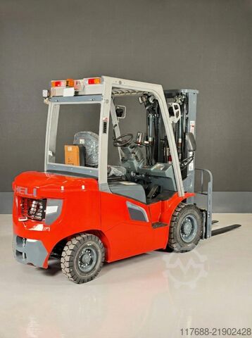 Дизельний фронтальний навантажувач Heli CPCD35-G3 Diesel 3,5t 4,7m Triplex KUBOTA Garantie