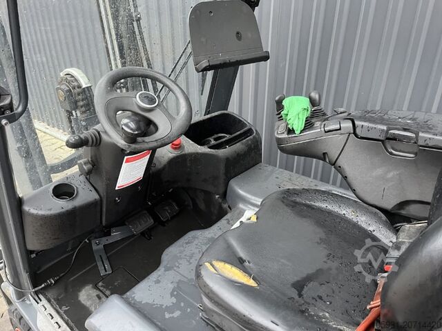 Chariot élévateur électrique à 3 roues Linde E16C-02